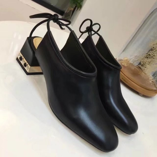 2018 chanle women shoes in Calfskin leather Heel 5cm