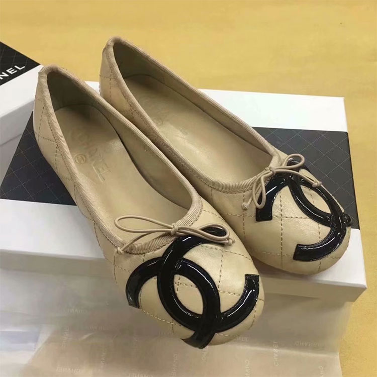 2018 chanle women shoes in Lambskin