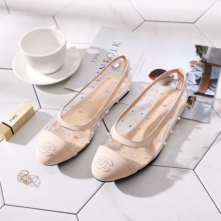 2018 chanle women shoes in Patent leather & PVC