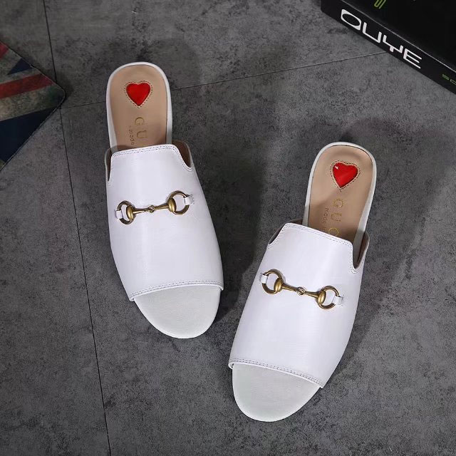 2018 gucci women Slippers in leather