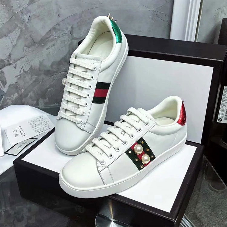 2018 gucci women Sneaker in Calfskin