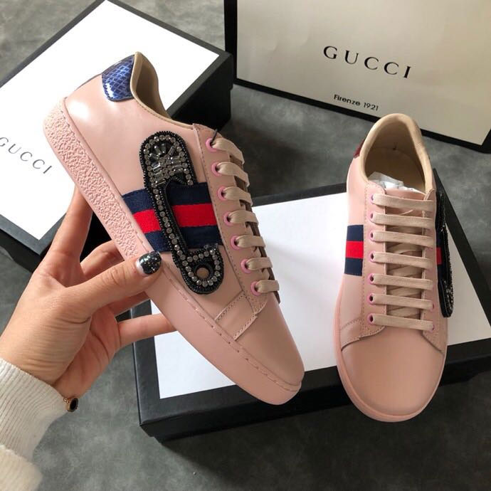 2018 gucci women shoes in Calfskin