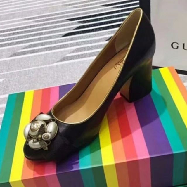 2018 gucci women shoes in Calfskin