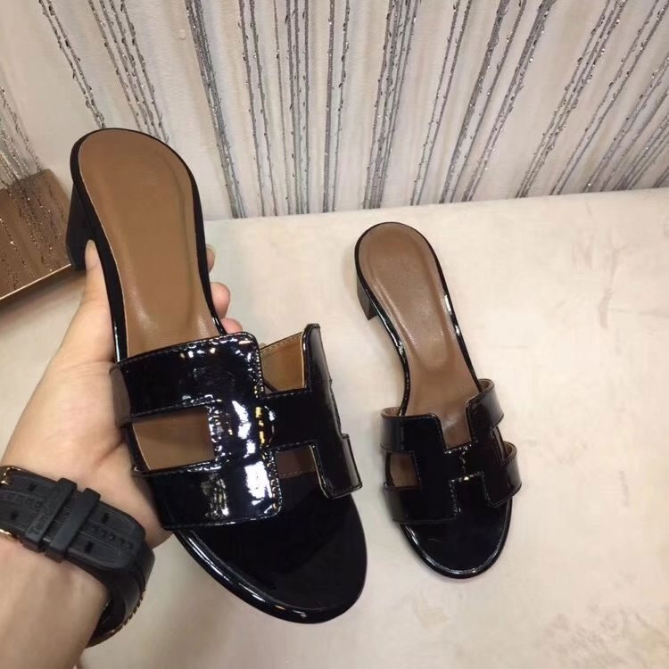 2018 hermes women Slippers in Patent leather