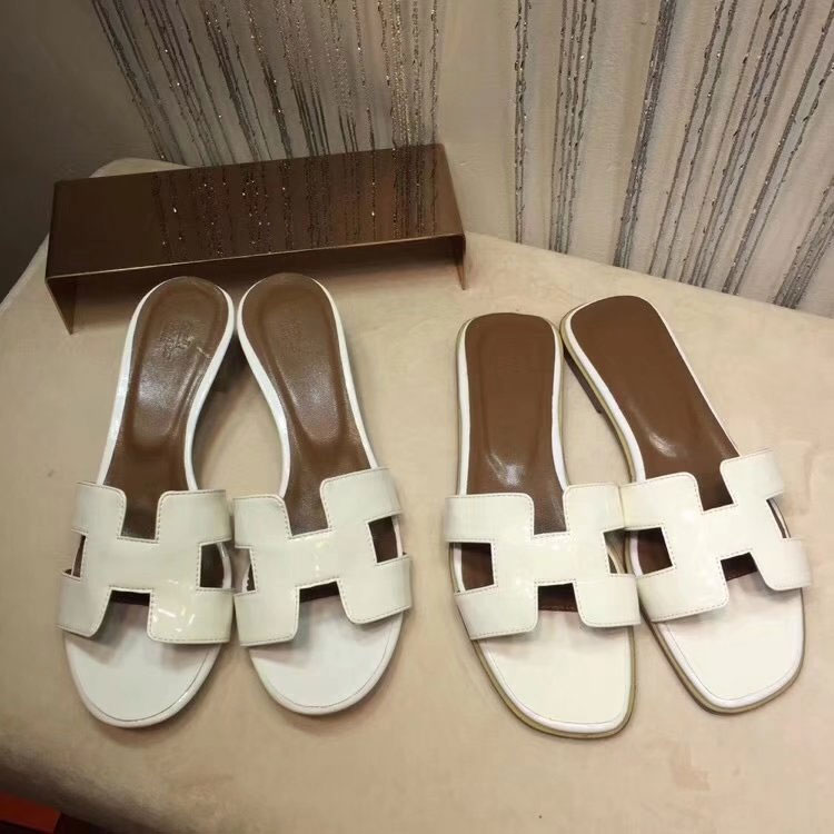 2018 hermes women Slippers in Patent leather