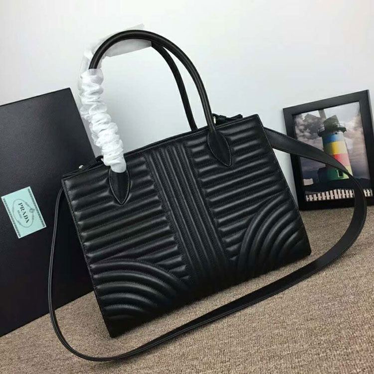 2018 prada leather handbag