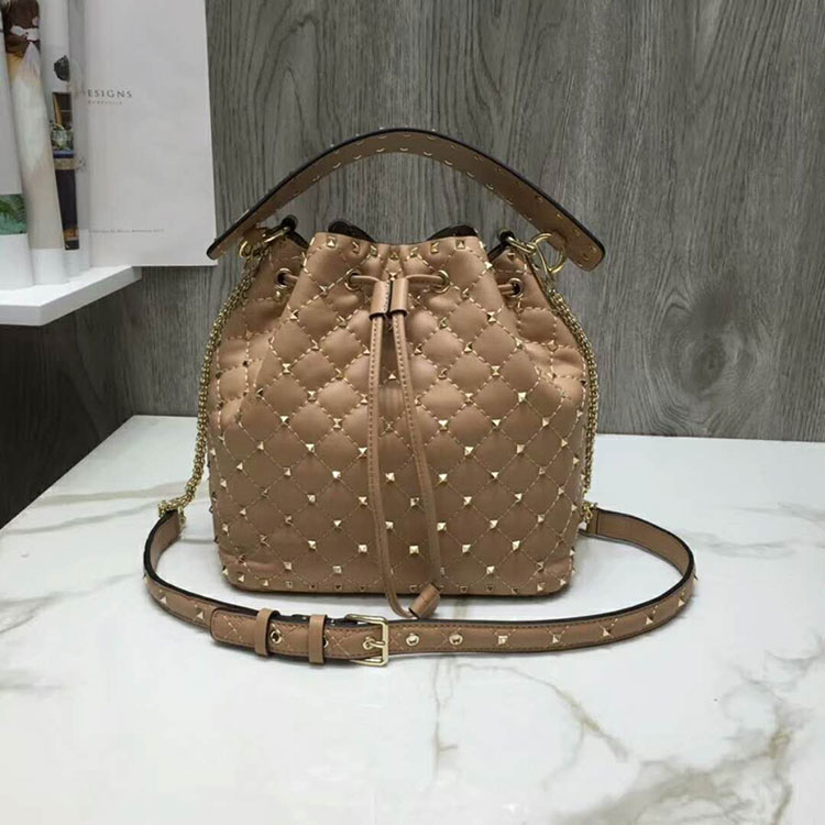 2018 valentino Rockstud Spike Bucket Bag