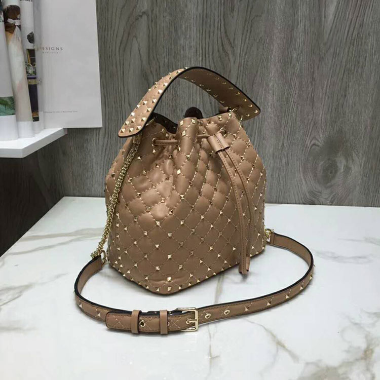 2018 valentino Rockstud Spike Bucket Bag