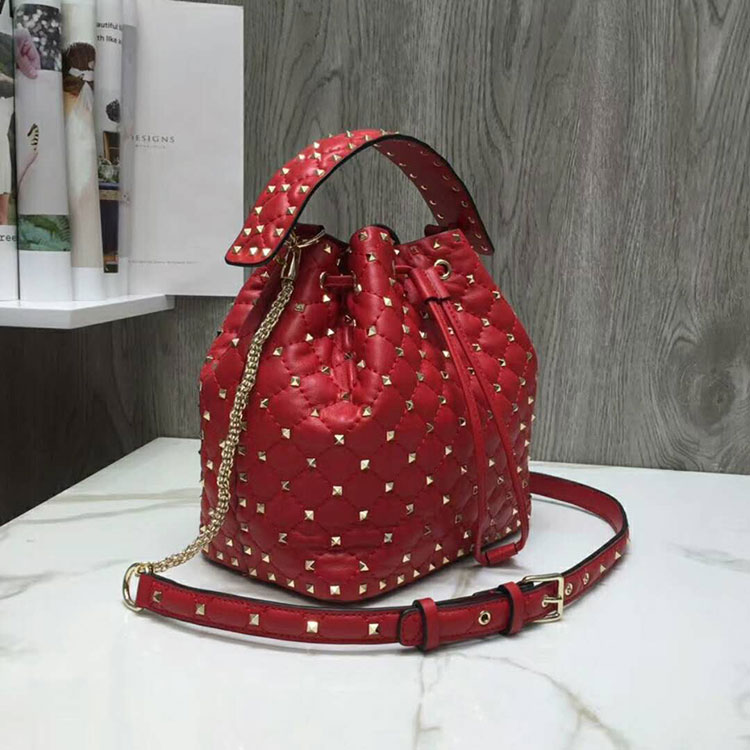 2018 valentino Rockstud Spike Bucket Bag