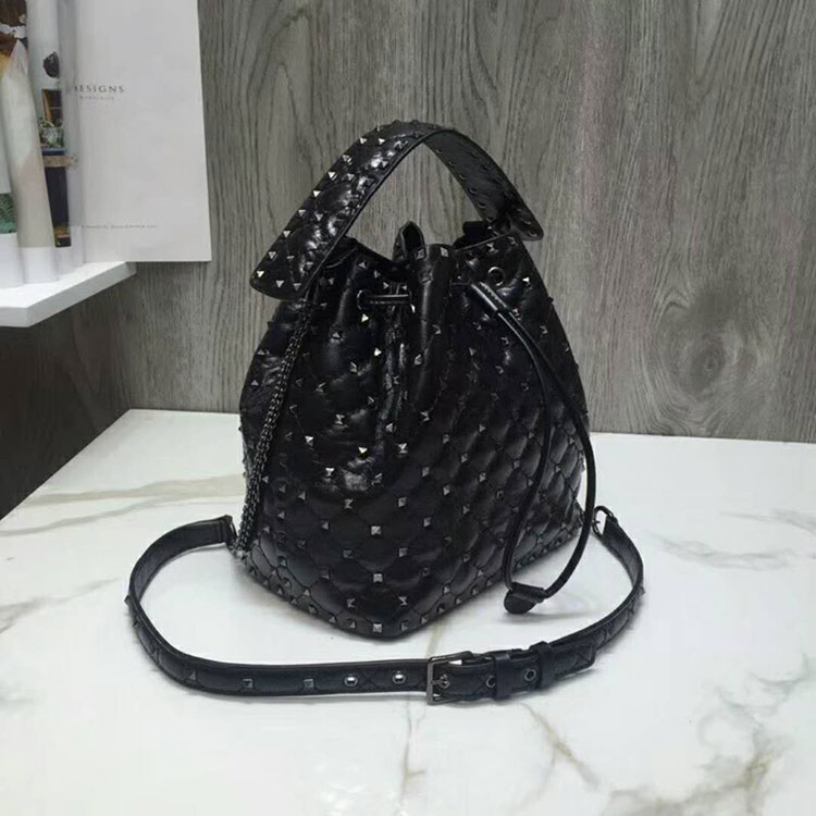 2018 valentino Rockstud Spike Bucket Bag