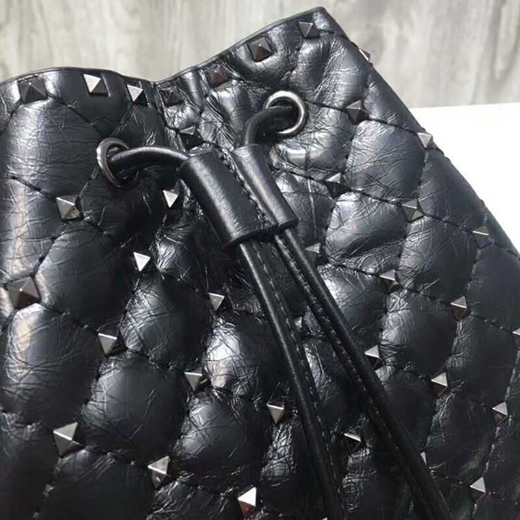 2018 valentino Rockstud Spike Bucket Bag