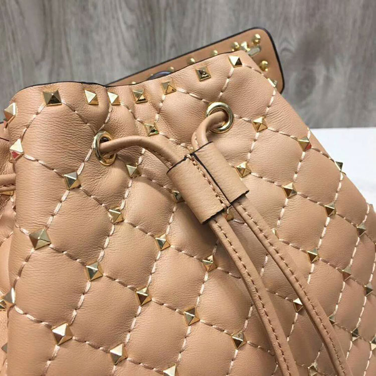 2018 valentino Rockstud Spike Bucket Bag