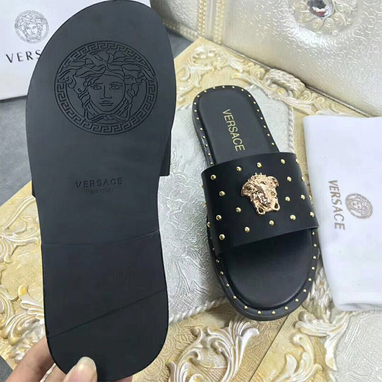 2018 versace men Slippers in Calfskin leather with rivet