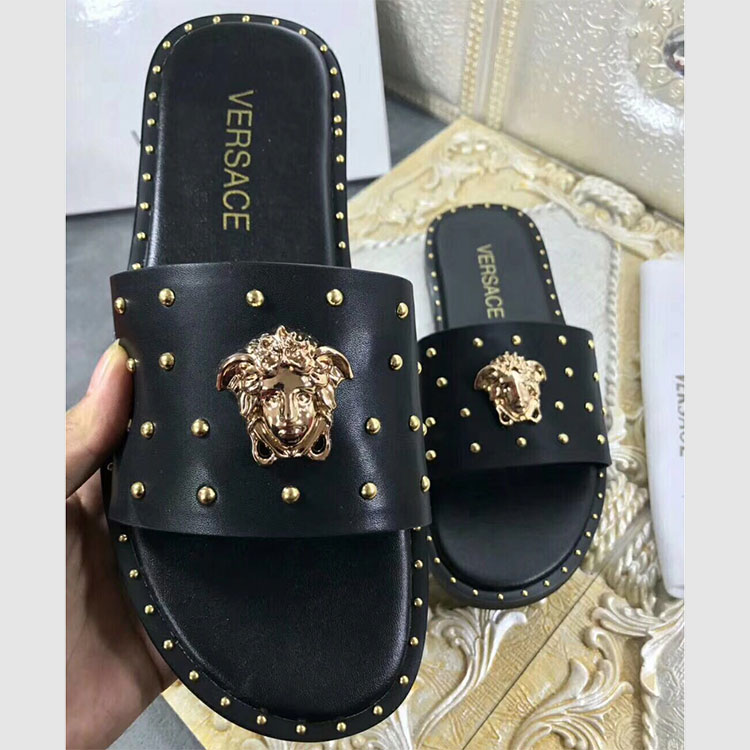 2018 versace men Slippers in Calfskin leather with rivet