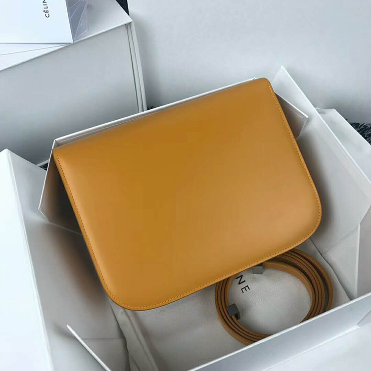 2019 CELINE MEDIUM CLASSIC BAG IN BOX CALFSKIN