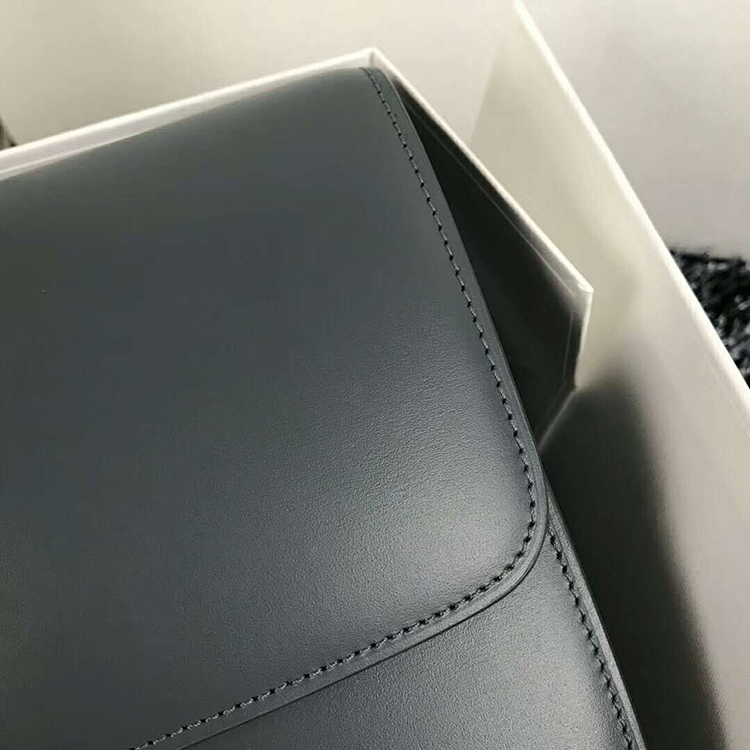 2019 CELINE MEDIUM CLASSIC BAG IN BOX CALFSKIN