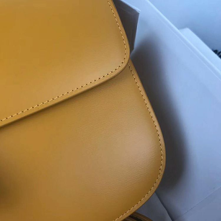 2019 CELINE MEDIUM CLASSIC BAG IN BOX CALFSKIN