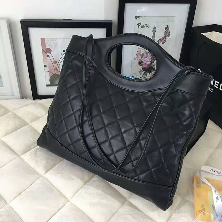 2019 CHANEL 31 Large Shopping Bag