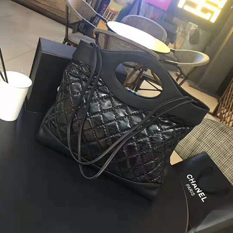 2019 CHANEL 31 Large Shopping Bag