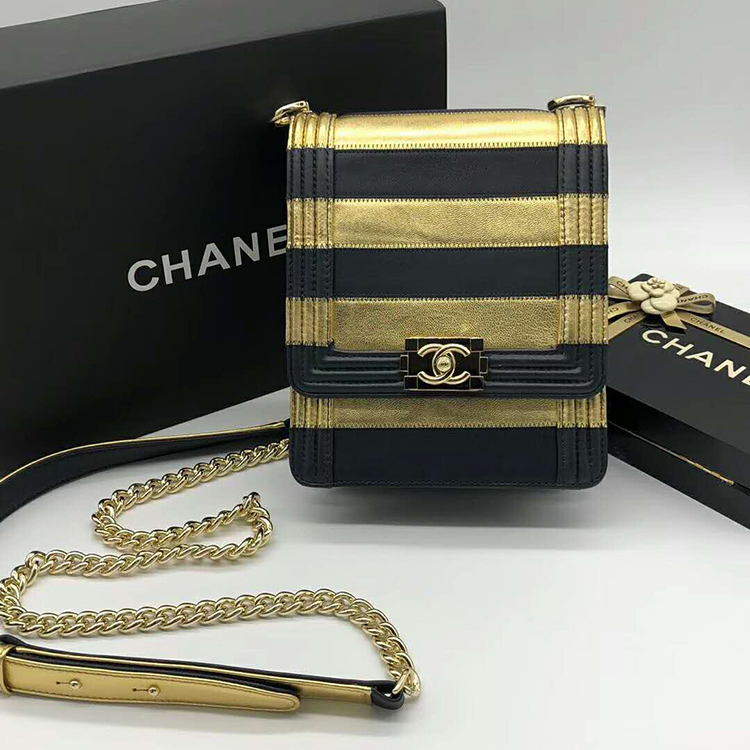 2019 Chanel BOY CHANEL HANDBAG