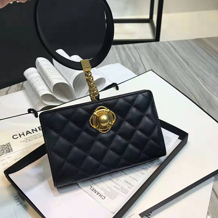 2019 Chanel CLUTCH