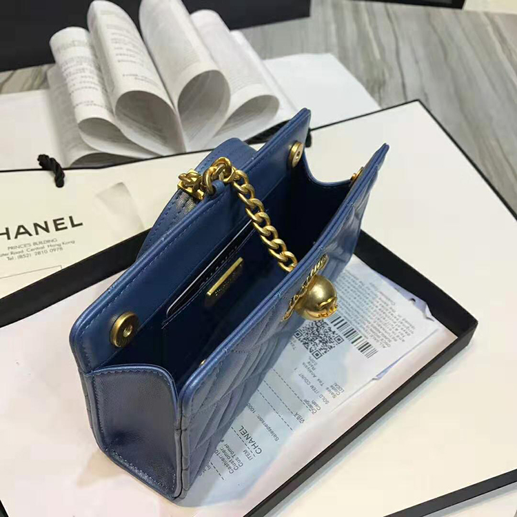 2019 Chanel CLUTCH