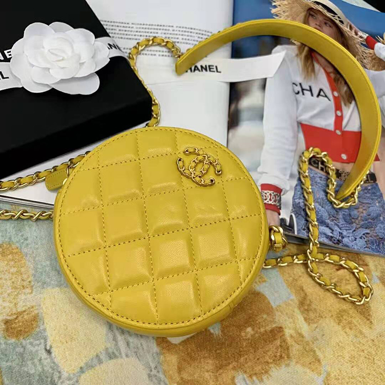 2019 Chanel Clutch with Chain