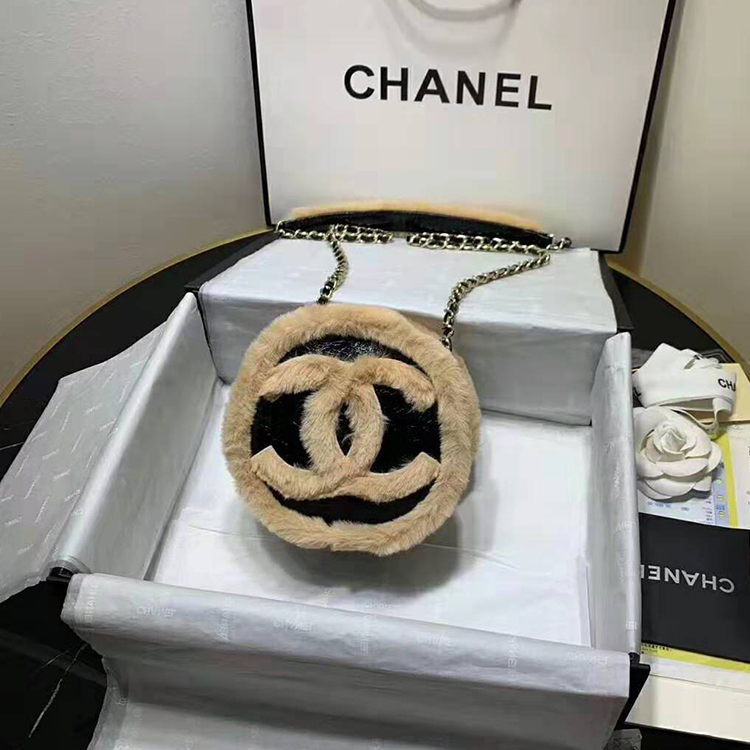 2019 Chanel Clutch with Chain