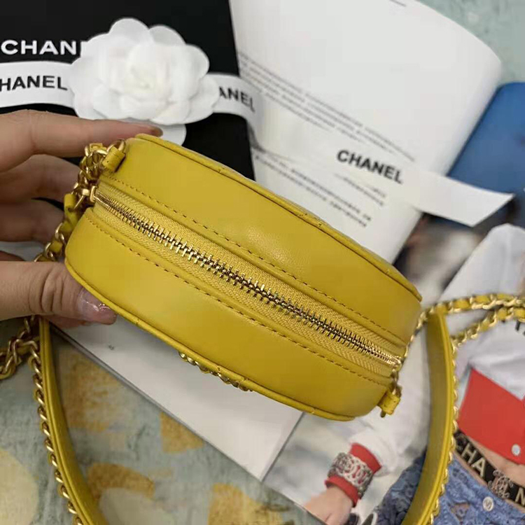 2019 Chanel Clutch with Chain