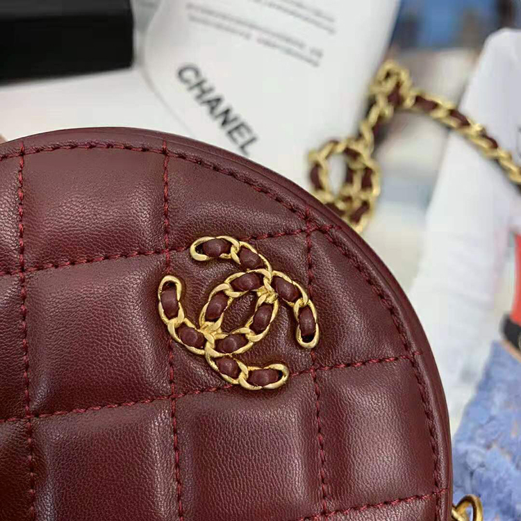 2019 Chanel Clutch with Chain