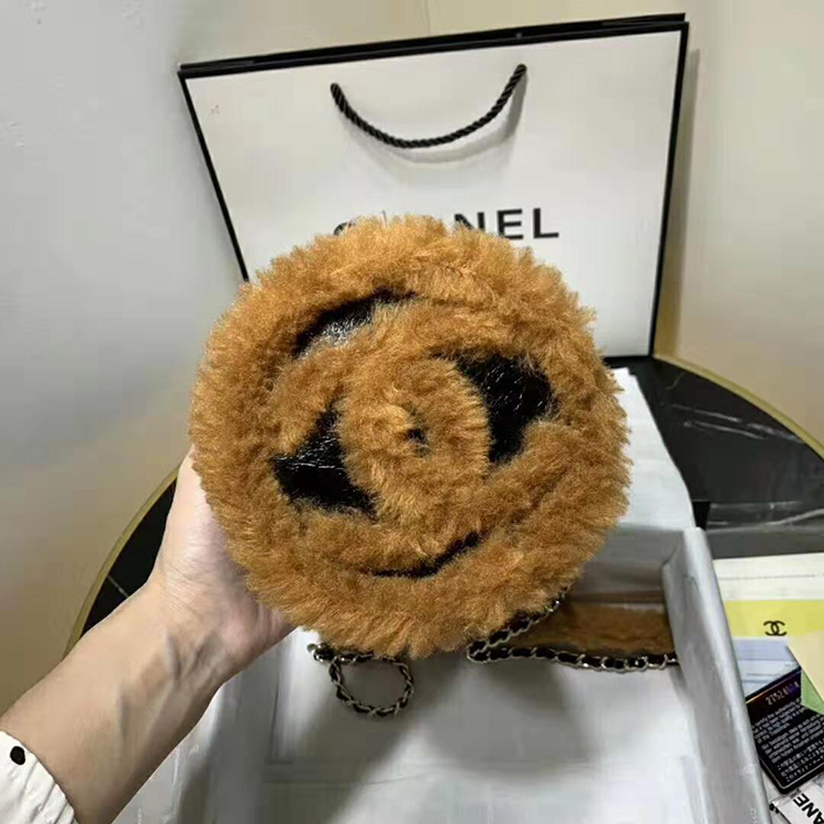 2019 Chanel Clutch with Chain