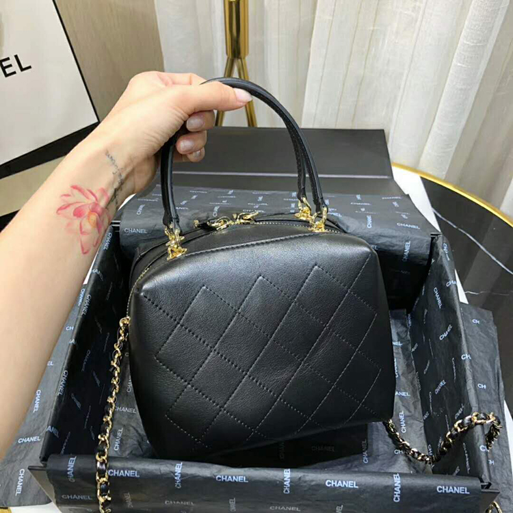 2019 Chanel Shoulder Tote Bag