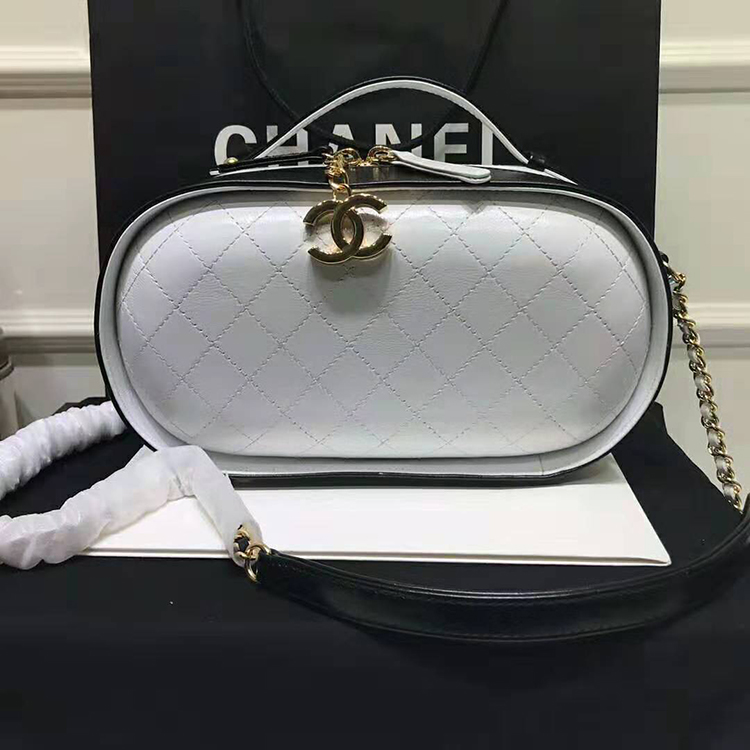 2019 Chanel VANITY CASE