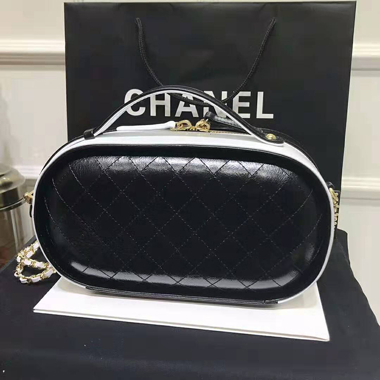 2019 Chanel VANITY CASE