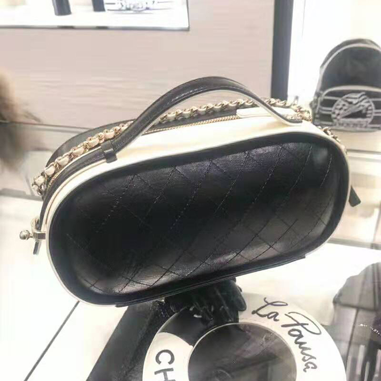 2019 Chanel VANITY CASE