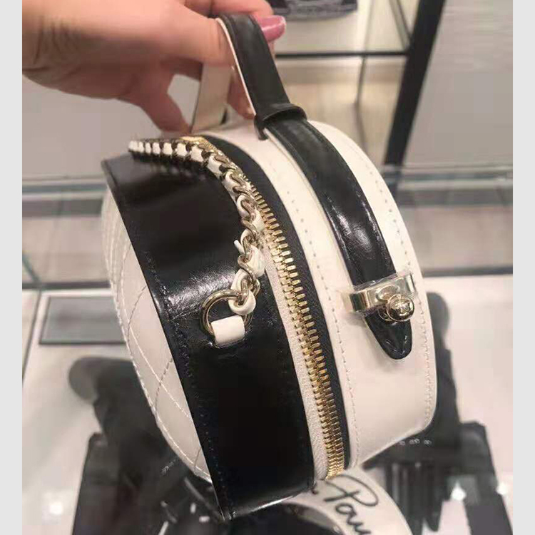 2019 Chanel VANITY CASE