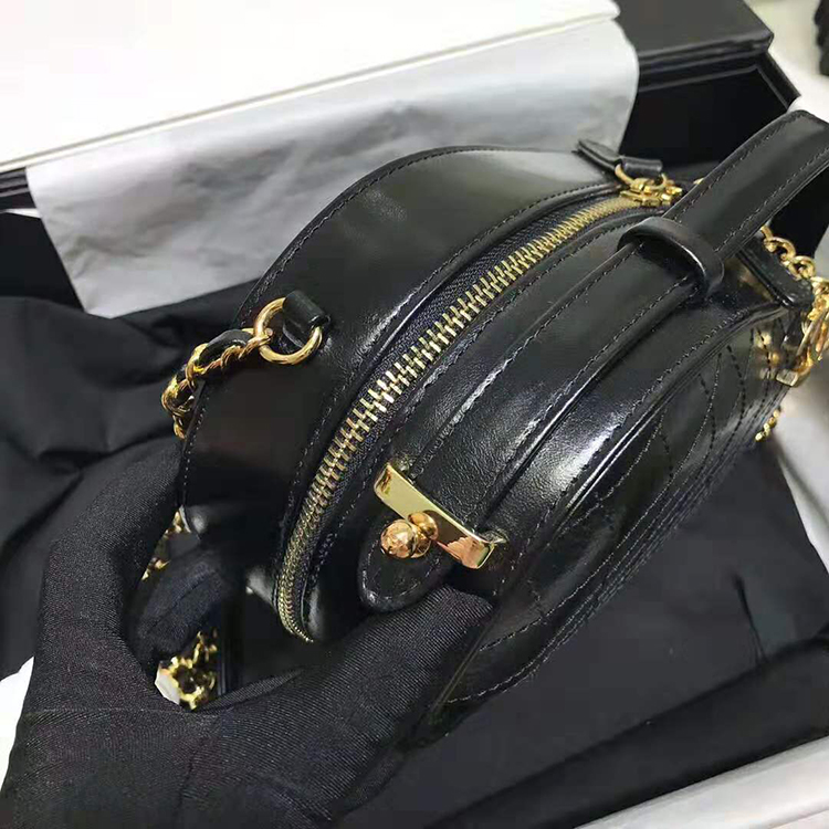 2019 Chanel VANITY CASE