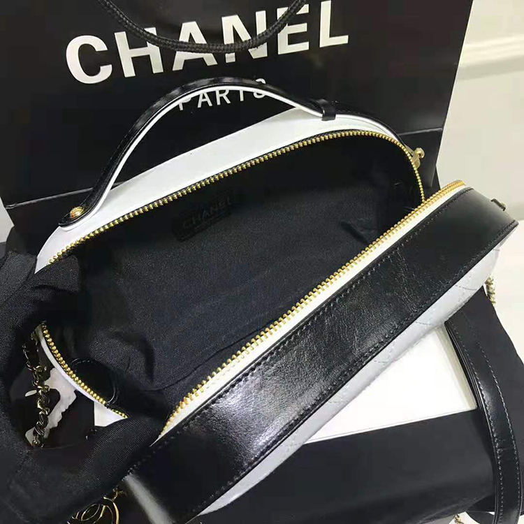 2019 Chanel VANITY CASE