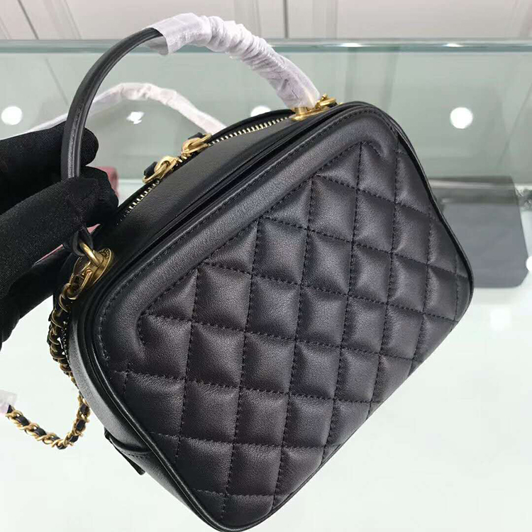 2019 Chanel Vanity Case