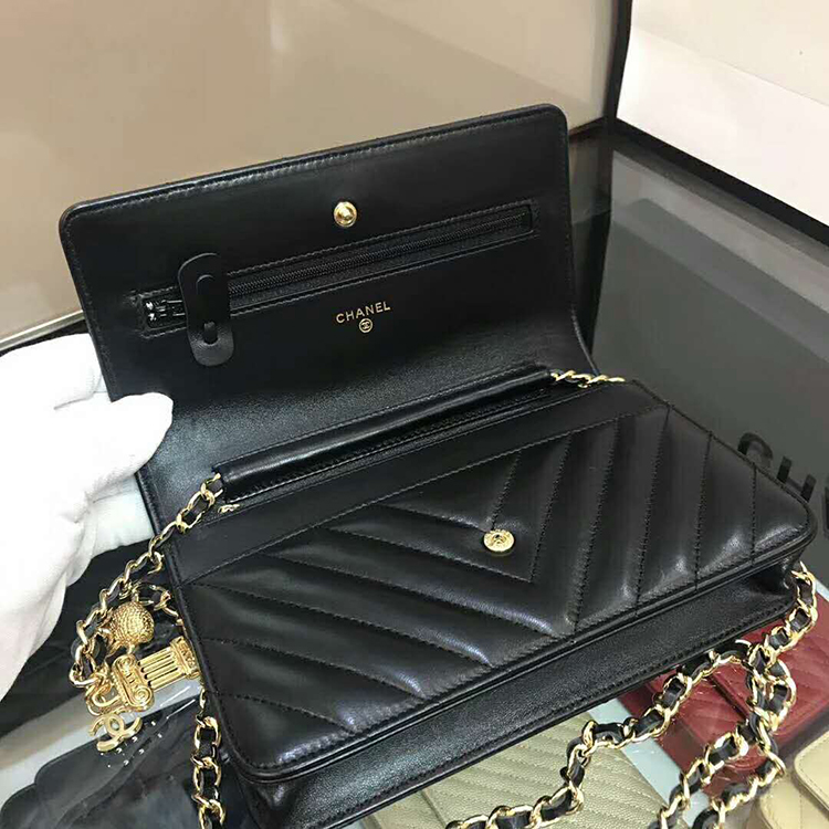 2019 Chanel WOC A33814 Mini Flap Bag