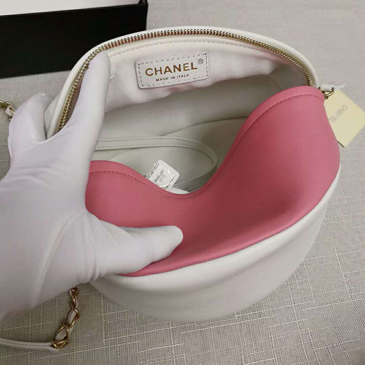 2019 Chanel beach ball handbag