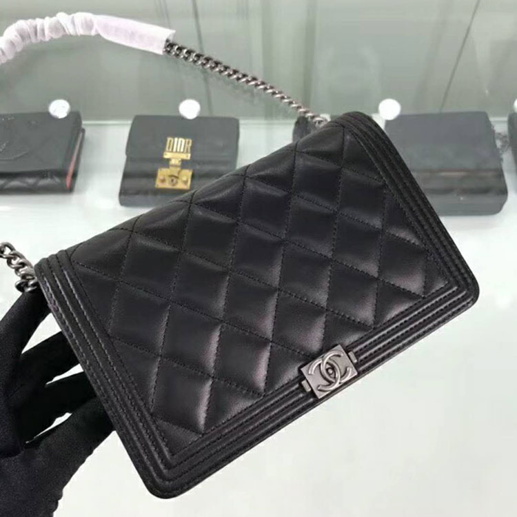 2019 Chanel boy chanel wallet on chain