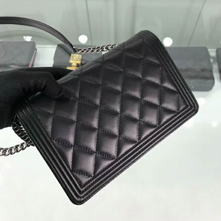 2019 Chanel boy chanel wallet on chain