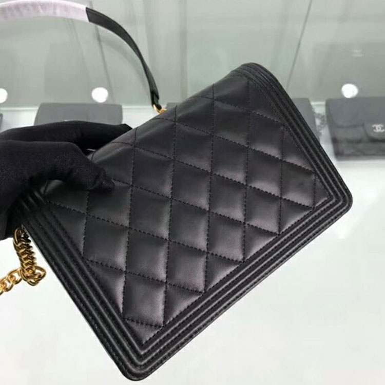 2019 Chanel boy chanel wallet on chain