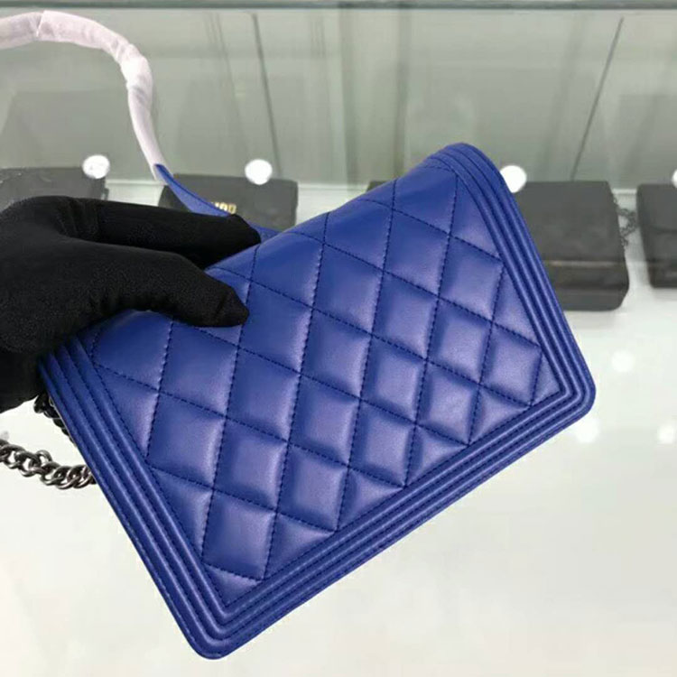 2019 Chanel boy chanel wallet on chain