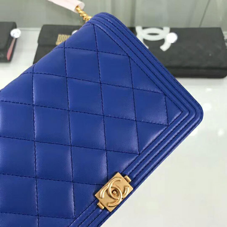 2019 Chanel boy chanel wallet on chain