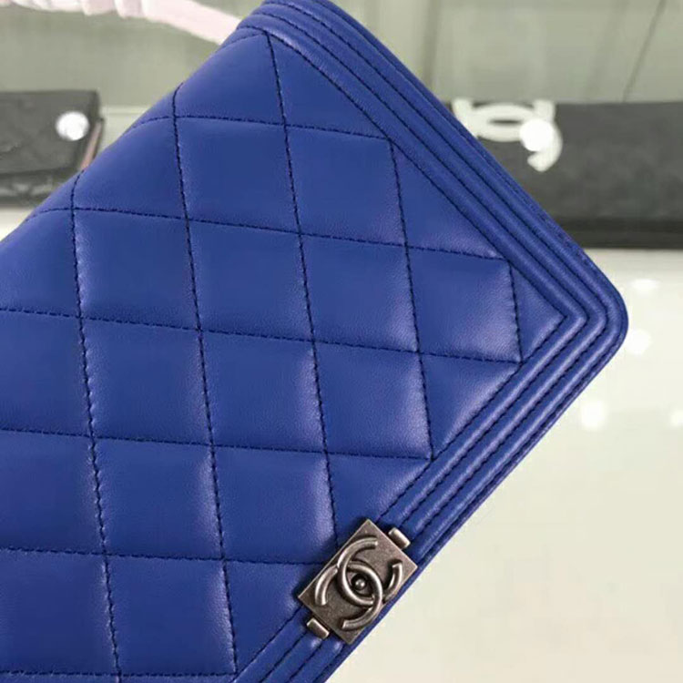 2019 Chanel boy chanel wallet on chain