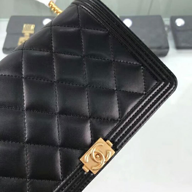 2019 Chanel boy chanel wallet on chain