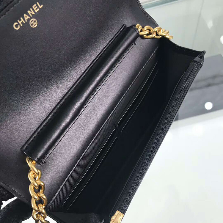 2019 Chanel boy chanel wallet on chain