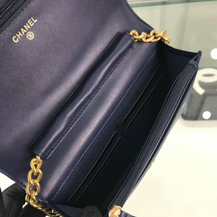 2019 Chanel boy chanel wallet on chain